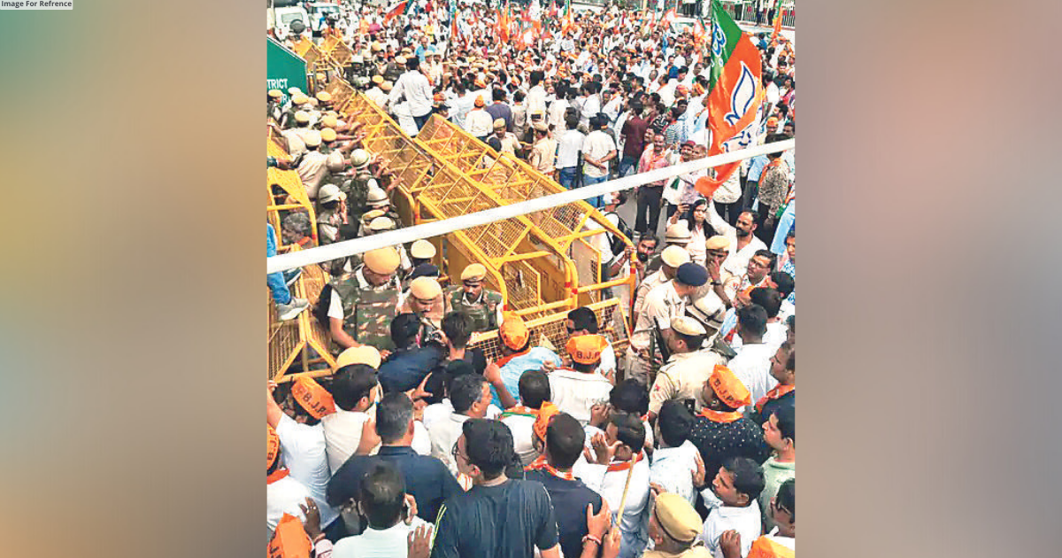 BJP protests against Cong policies in Udaipur